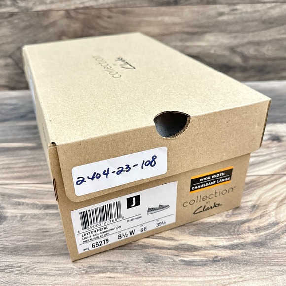 NIB Clarks Layton Petal 8.5W WIDE Slip On Comfort Sneakers Light Tan Combo - Picture 11 of 11